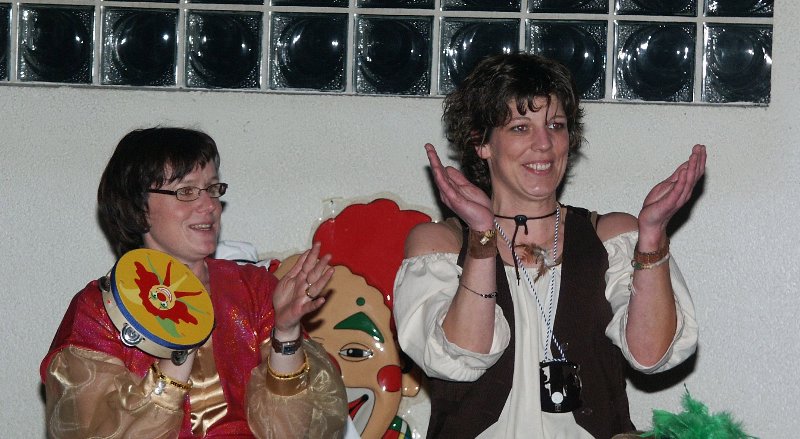 07 4