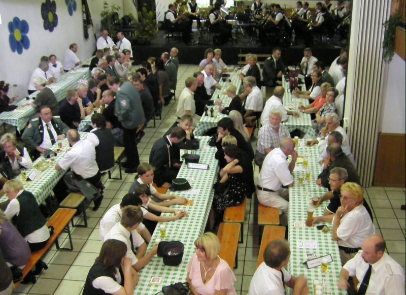 12 Fruehschoppen mit Brunkener Musik