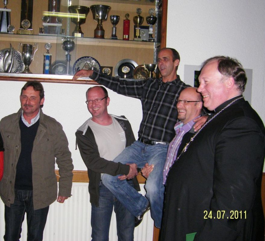 15 HOCH 3