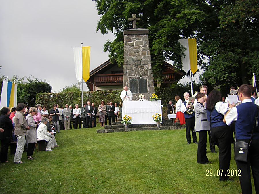 06 Messe am Ehrenmal