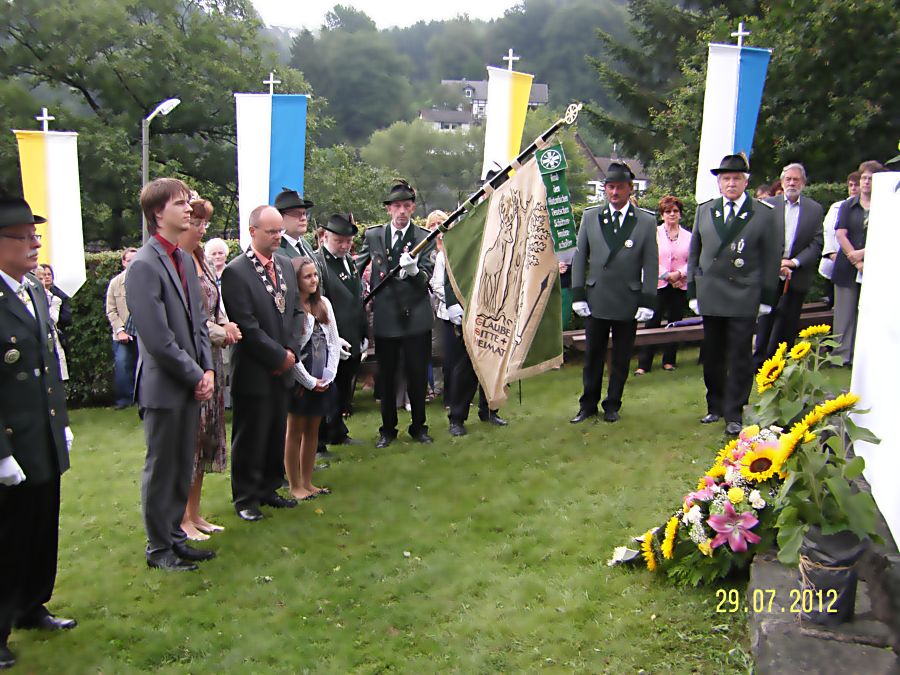 08 Kranzniederlegung am Ehrenmal